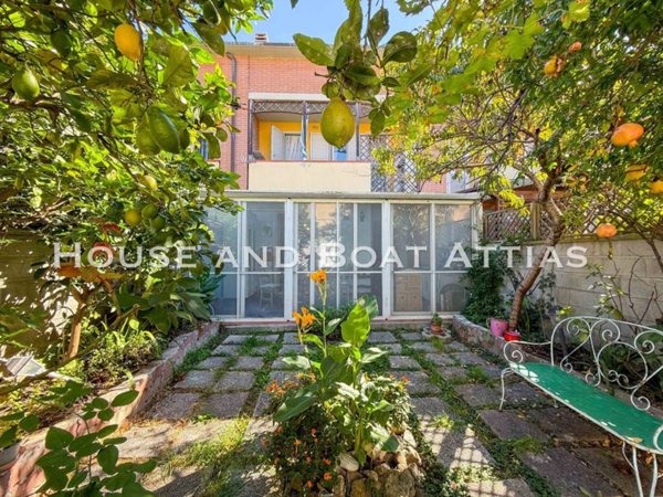 casa indipendente in vendita a Livorno in zona Ospedale