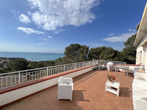 casa indipendente in vendita a Livorno in zona Quercianella