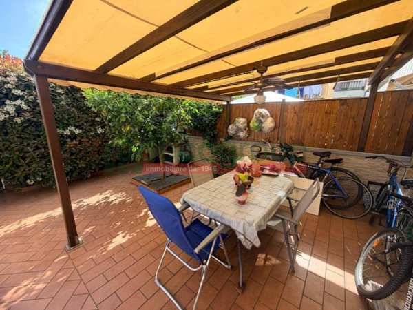 casa indipendente in vendita a Livorno in zona Stazione