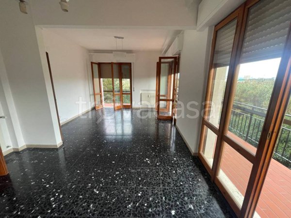 appartamento in vendita a Livorno in zona Antignano