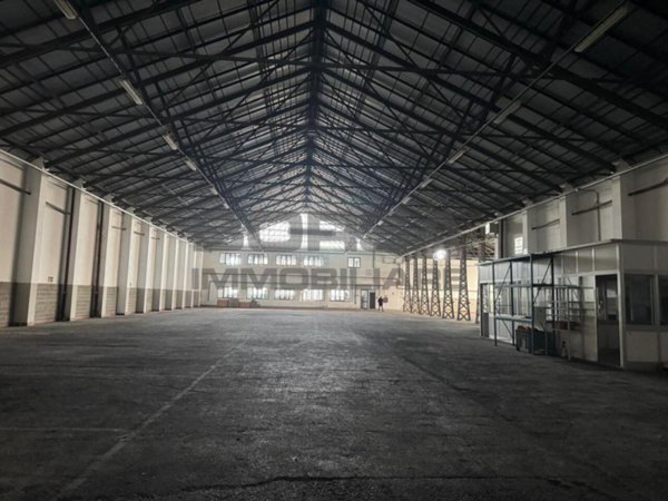 capannone in vendita a Livorno