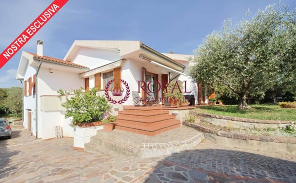 casa indipendente in vendita a Livorno in zona Montenero