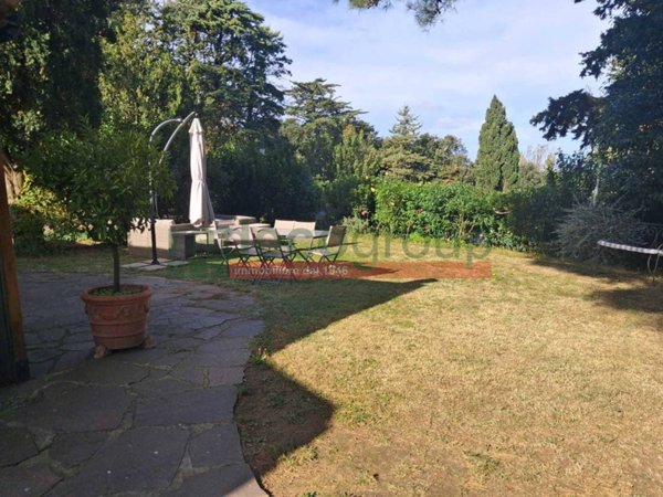 casa indipendente in vendita a Livorno in zona Montenero