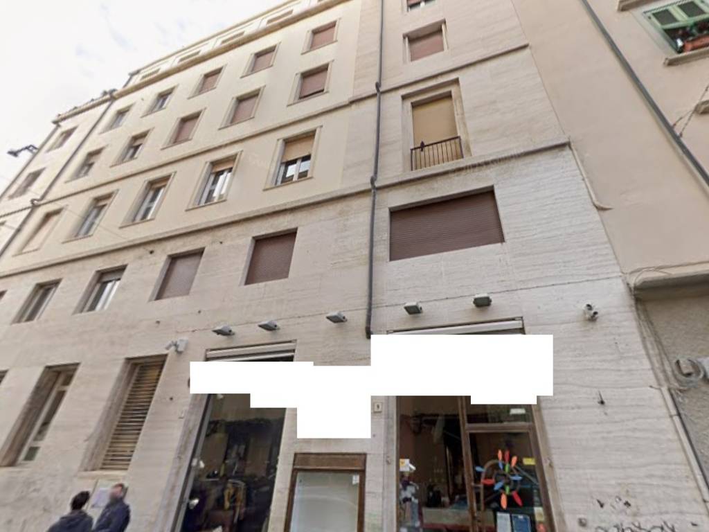negozio in vendita a Livorno in zona Centro Città