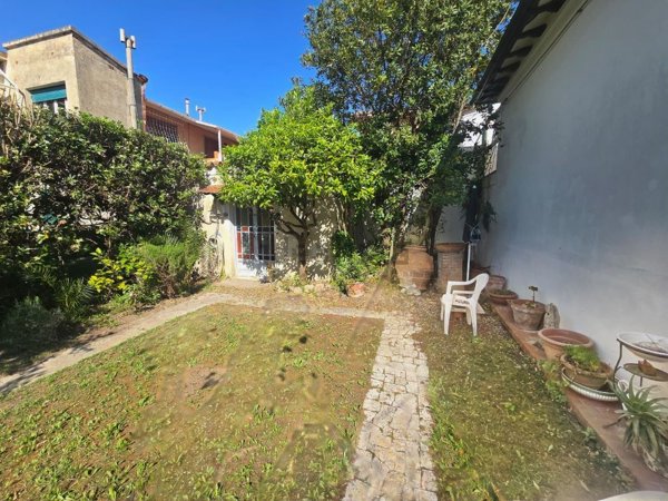 appartamento in vendita a Livorno in zona Ardenza