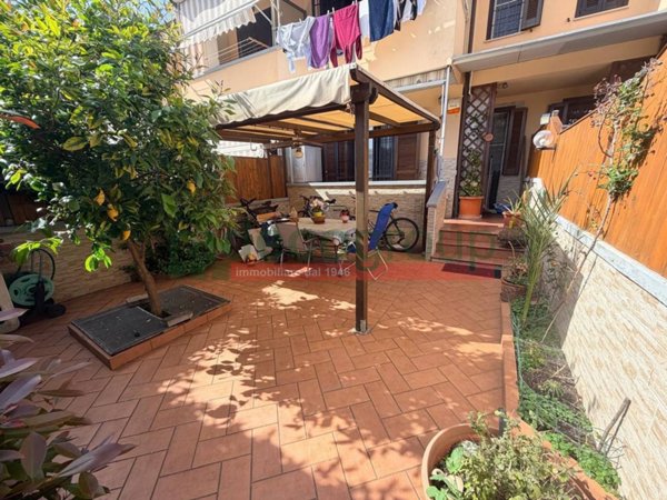 casa indipendente in vendita a Livorno