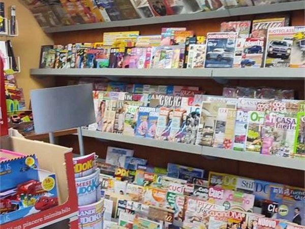 negozio in vendita a Livorno in zona La Leccia