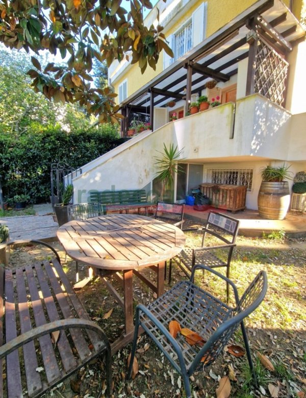 casa indipendente in vendita a Livorno in zona Montenero
