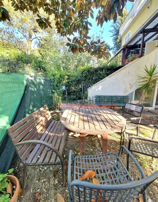 appartamento in vendita a Livorno in zona Montenero