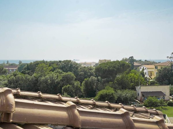 appartamento in vendita a Livorno in zona Antignano