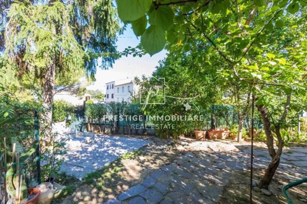 appartamento in vendita a Livorno in zona Montenero