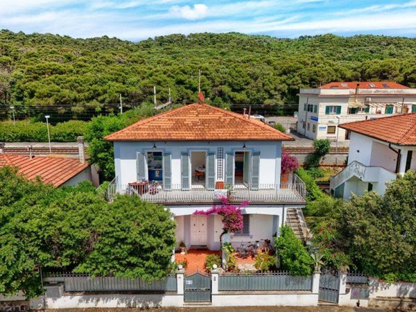 appartamento in vendita a Livorno in zona Montenero