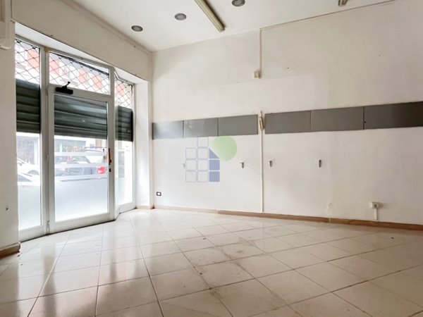 negozio in vendita a Livorno in zona Centro Città