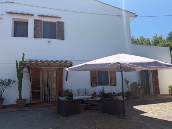 casa indipendente in vendita a Livorno in zona Valle Benedetta
