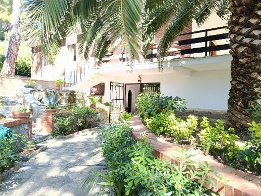 casa indipendente in vendita a Livorno in zona Quercianella