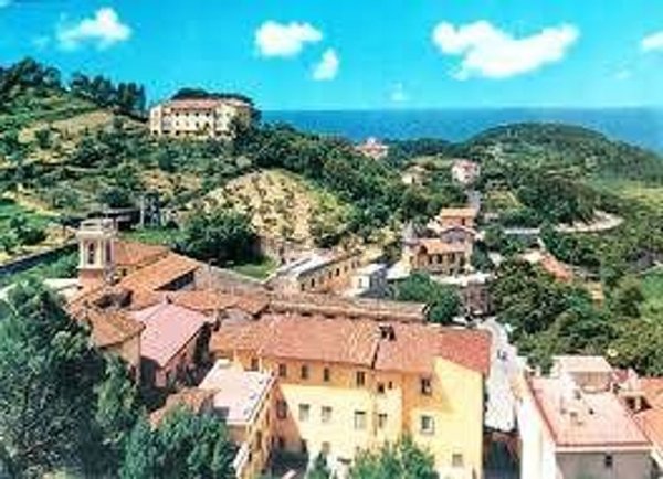 appartamento in vendita a Livorno in zona Montenero