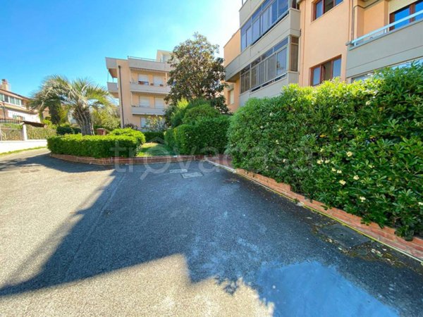 appartamento in vendita a Livorno in zona Antignano