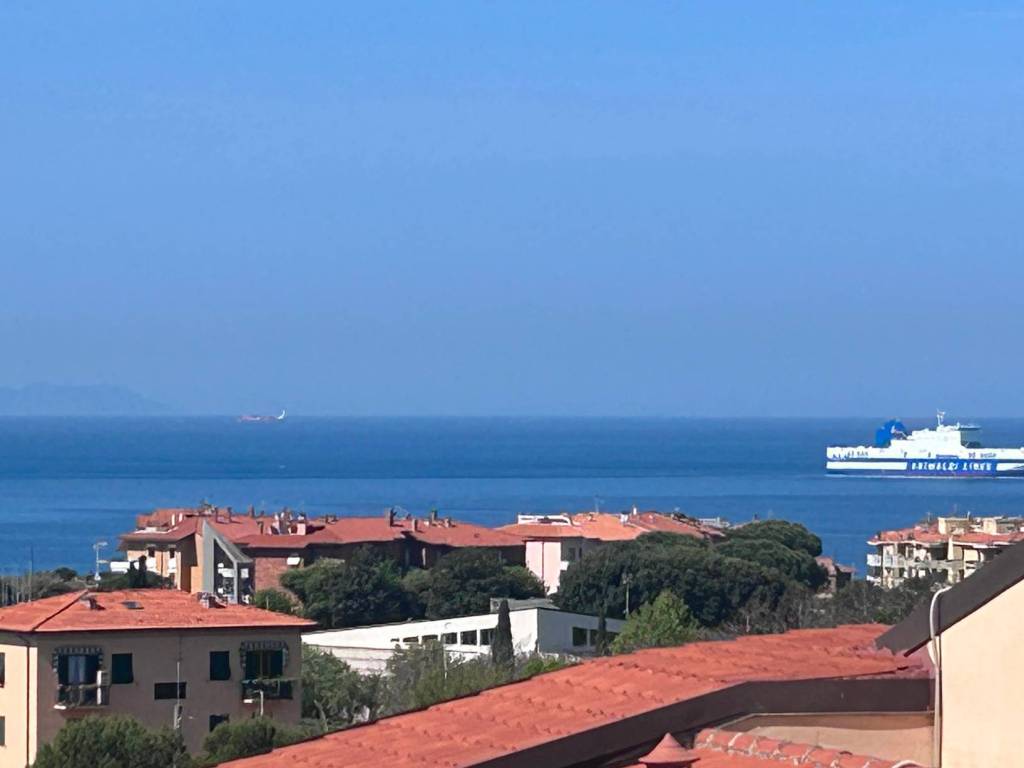 casa indipendente in vendita a Livorno in zona Montenero