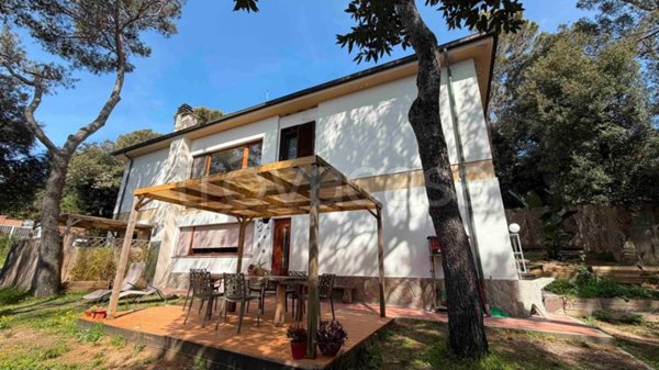 appartamento in vendita a Livorno in zona Quercianella