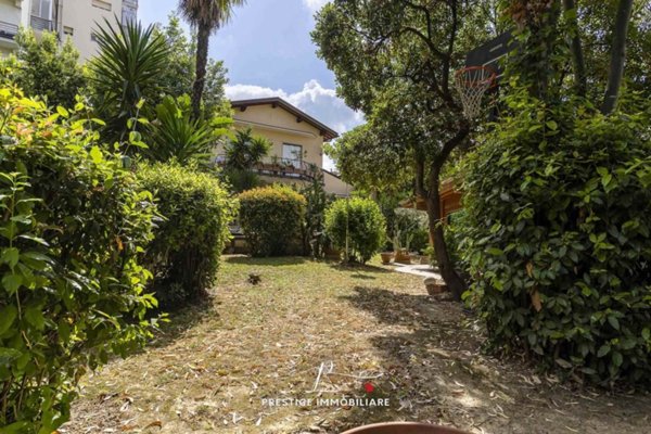 casa indipendente in vendita a Livorno