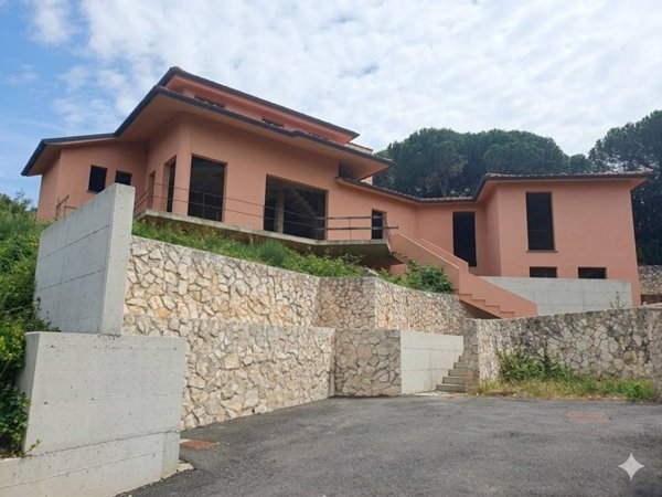 casa indipendente in vendita a Livorno in zona Montenero