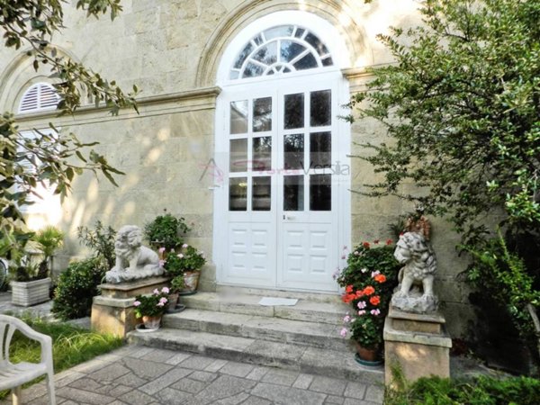 casa indipendente in vendita a Livorno in zona Lungomare