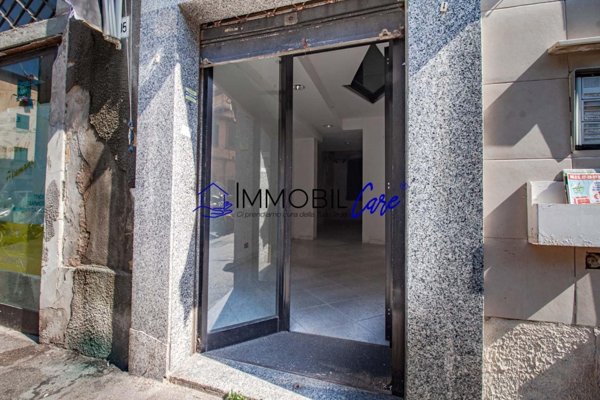 locale commerciale in vendita a Livorno