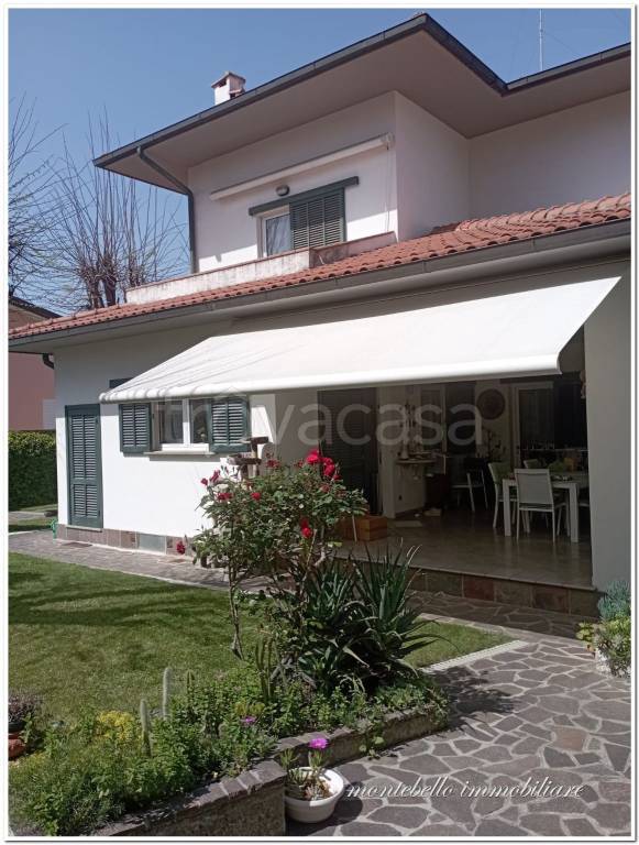 casa indipendente in vendita a Livorno