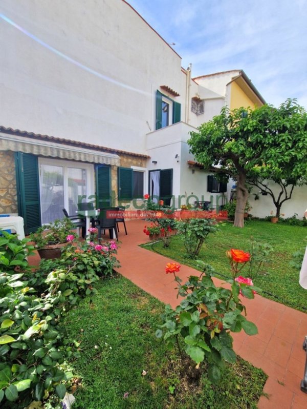 casa indipendente in vendita a Livorno in zona Ardenza