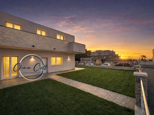 casa indipendente in vendita a Livorno in zona Montenero