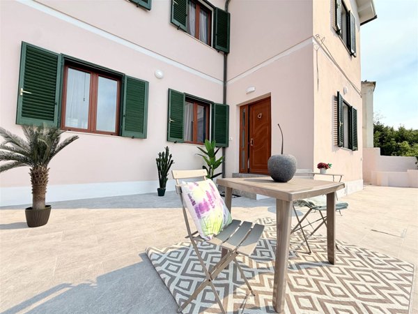 casa indipendente in vendita a Livorno in zona Montenero