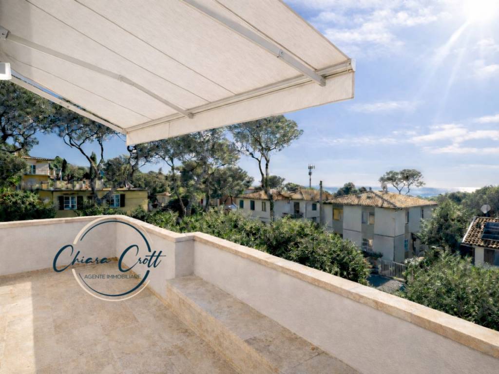 casa indipendente in vendita a Livorno in zona Montenero
