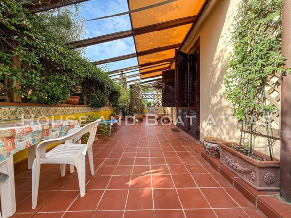 casa indipendente in vendita a Livorno in zona Montenero