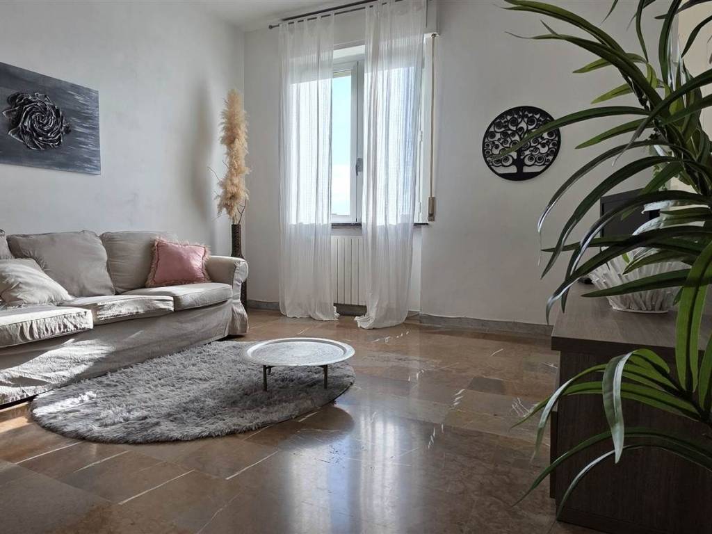 appartamento in vendita a Livorno in zona Lungomare
