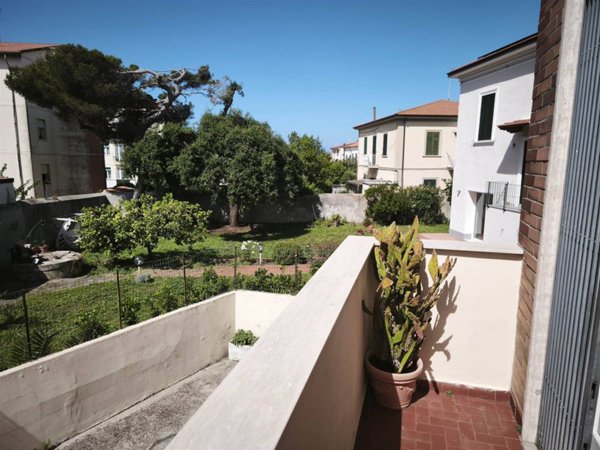 appartamento in vendita a Livorno in zona Antignano