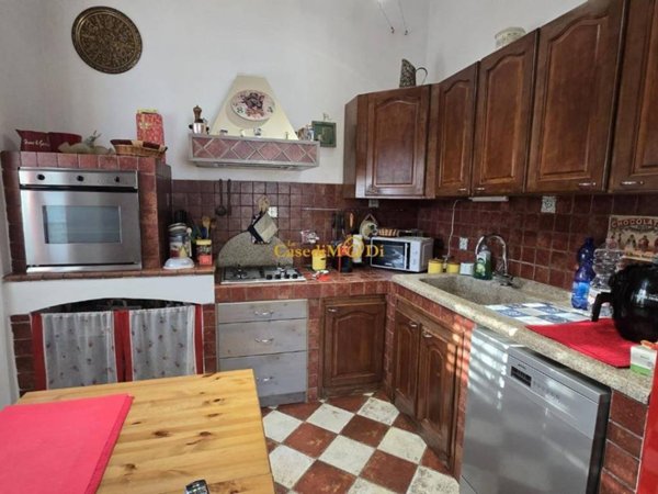 appartamento in vendita a Livorno in zona Collinaia
