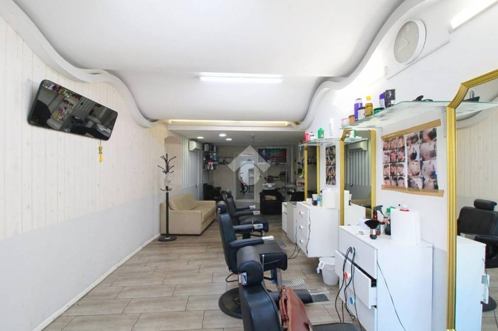negozio in vendita a Livorno in zona Centro Città