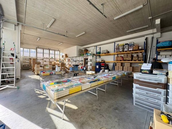 locale commerciale in vendita a Livorno