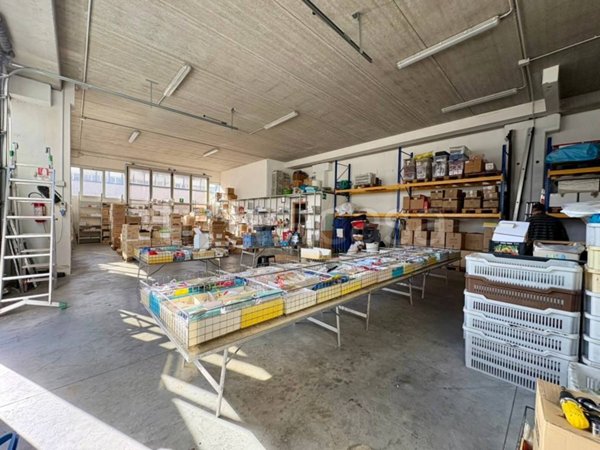 locale commerciale in vendita a Livorno in zona Condotti Vecchi