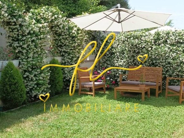 casa indipendente in vendita a Livorno in zona Stillo