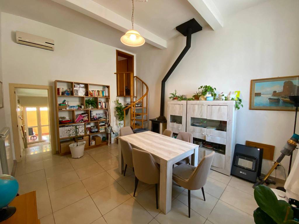 casa indipendente in vendita a Livorno in zona Montenero
