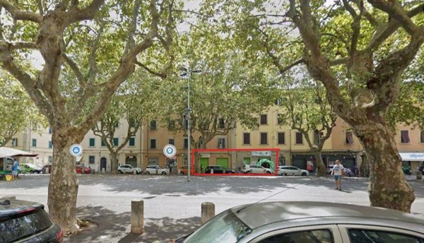 locale commerciale in vendita a Livorno