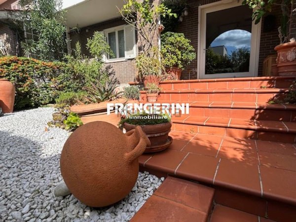 casa indipendente in vendita a Livorno in zona Montenero