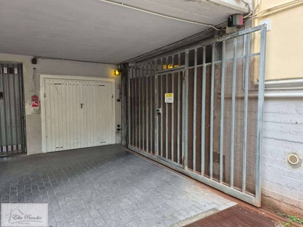 negozio in vendita a Livorno in zona Stazione