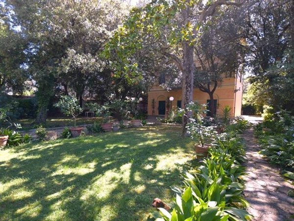 casa indipendente in vendita a Livorno in zona Antignano