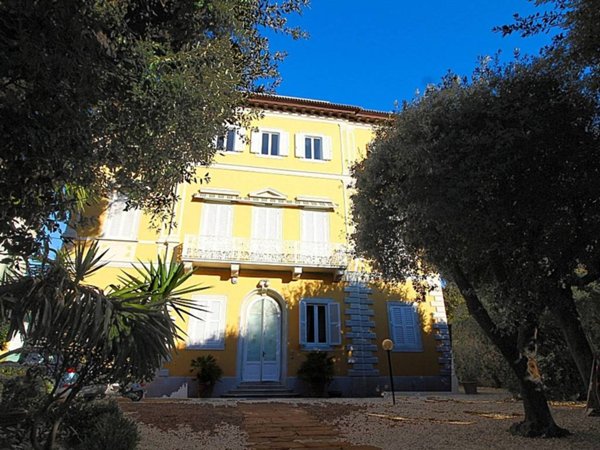 casa indipendente in vendita a Livorno in zona Ardenza