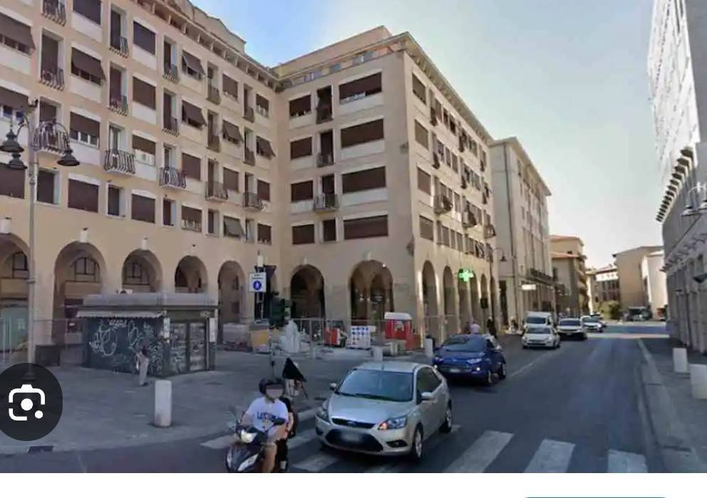 negozio in vendita a Livorno in zona Centro Città