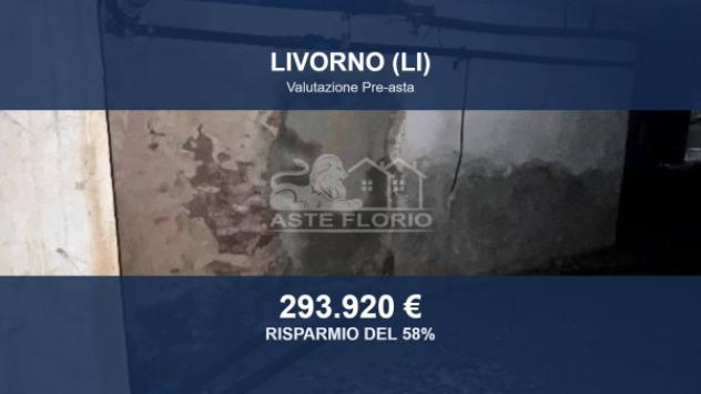 locale commerciale in vendita a Livorno in zona Centro Città