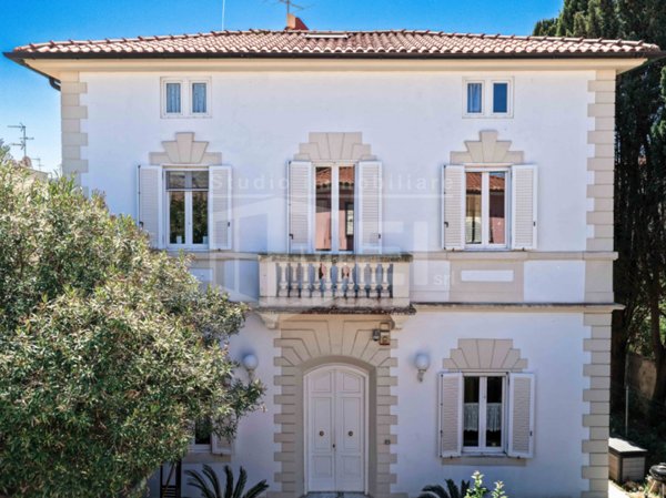casa indipendente in vendita a Livorno in zona Antignano