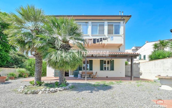 appartamento in vendita a Livorno in zona Ardenza
